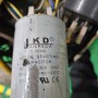 JKD JIEKEDA CD60A 300VAC 100uF 호환콘덴서 호환캐패시터 AC콘덴서 안내