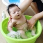 신생아 목욕시키기 목욕용품 목욕온도 아기 목욕방법 정리