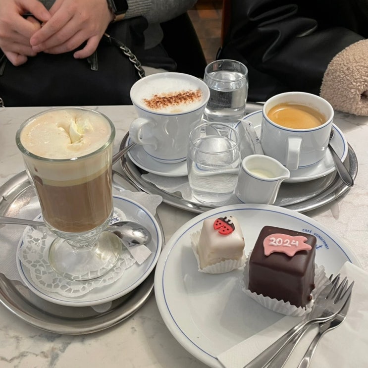 오스트리아 잘츠부르크 모차르트 초콜릿 원조 카페 Cafe Konditorei Fürs....