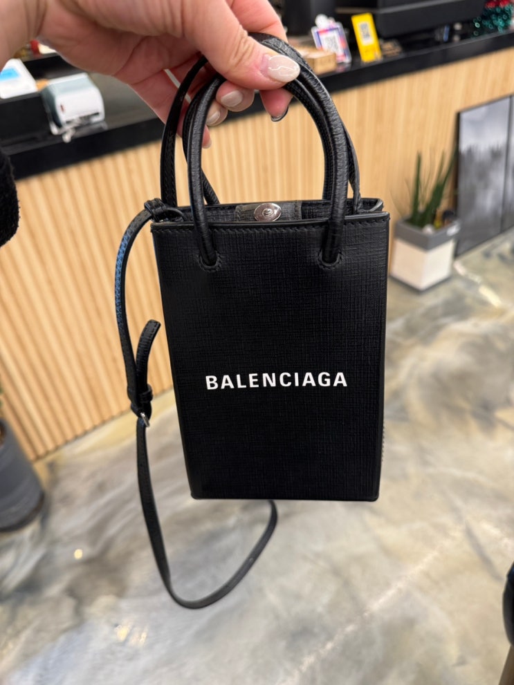 문신템 추천 BALENCIAGA 발렌시아가 폰 홀더 미니 크로스백 후기 : 네이버 블로그