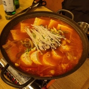 진짜 맛집, 담백한 감자 전과 시원한 두부전골은 굽은다리역 맛집으로 <선인장>