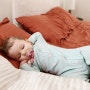 우리 아기, 어느 정도 자는 것이 적당한가요?...아기들의 12개월 동안 수면 패턴 변화 알아보기