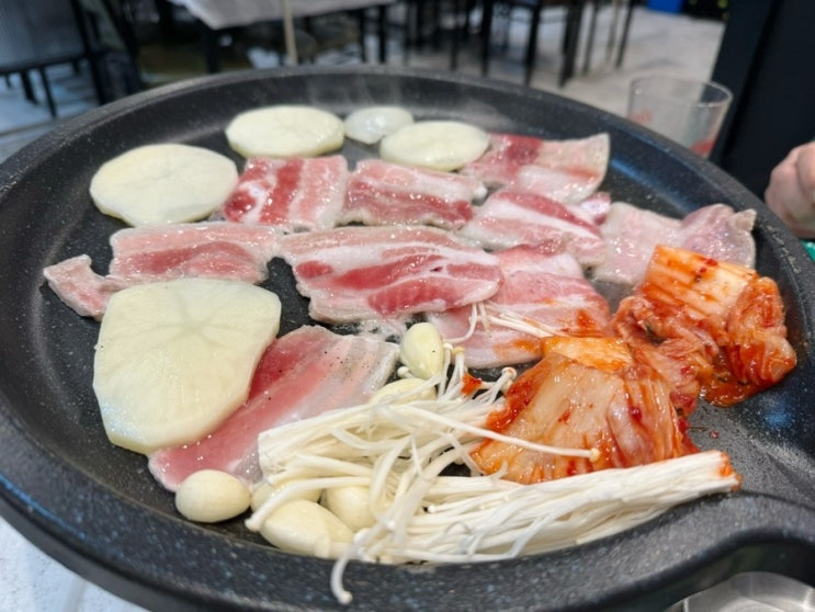 고기고기 소사벌점 냉삼 맛집 비전동 무한리필 고깃집