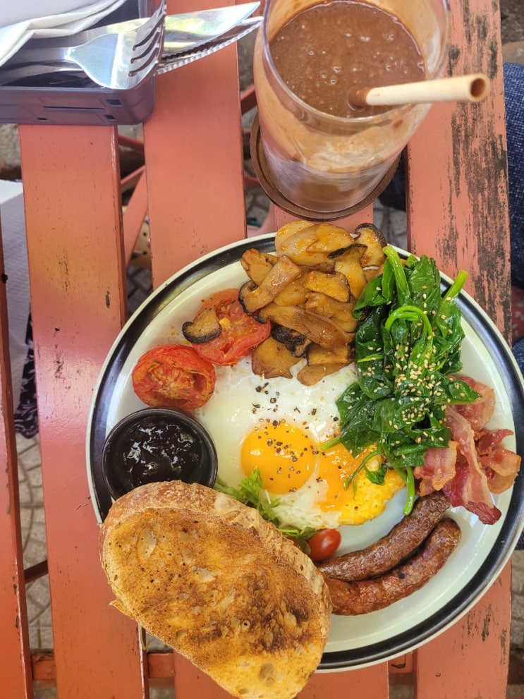 호이안맛집로지스카페