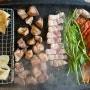 [서울: 신촌] 신선한 고기 직접 구워주는 신촌 고기집 - 고기꾼김춘배 숲길직영점