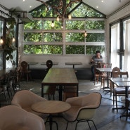 치앙마이 단골 카페 더 반 이터리 The barn eatery and design