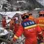 중국 윈난(雲南) 산사태로 매몰 수십명 500명 긴급이송