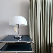 침실 인테리어 테이블 스탠드 조명 추천 :) 루미르 R 크롬에디션 유광 램프
