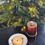 MUSOSIK 무소식 - 서교동카페, 홍대.상수 무채색 카페 시그니처 쿠키랑 커피한잔!