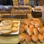 광명 밤일마을 다양한 빵이 있는 디저트 카페 빵명장