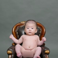 부산아기사진 “설레임 사진관”에서 백일 누드사진 찍었어요.