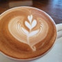 커피 감정사가 로스팅한 프리미엄 아라비카 원두의 어니스트 카페