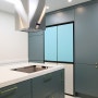 삼산동 인테리어 - 색다른 컬러 조합 , 특별한 포인트가 있는 40평대 아파트 주방 디자인 추천