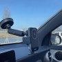 차량 내 스마트폰을 안전하게 고정하는 현명한 방법: 대쉬보드 흡착 거치대!