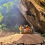 프라야 나콘 동굴 사원 PHRAYA NAKHON cave - (카오 삼 로이 욧 국립공원 KHAO SAM ROI YOT national park)