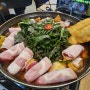 서울 영등포 여의도 맛집 - 모퉁이네, 우삼겹 깻잎떡볶이, 볶음밥, 버터갈릭 감자튀김