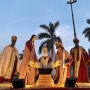 페루 리마 아르마스광장의 이색적이고 낭만적인 한여름의 크리스마스 풍광