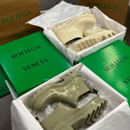 보테가베네타(Bottega veneta) 스트라이드 샤이닝 러버 앵클부츠 남자신발 신세계 여주 프리미엄 아울렛 내돈내산 득템