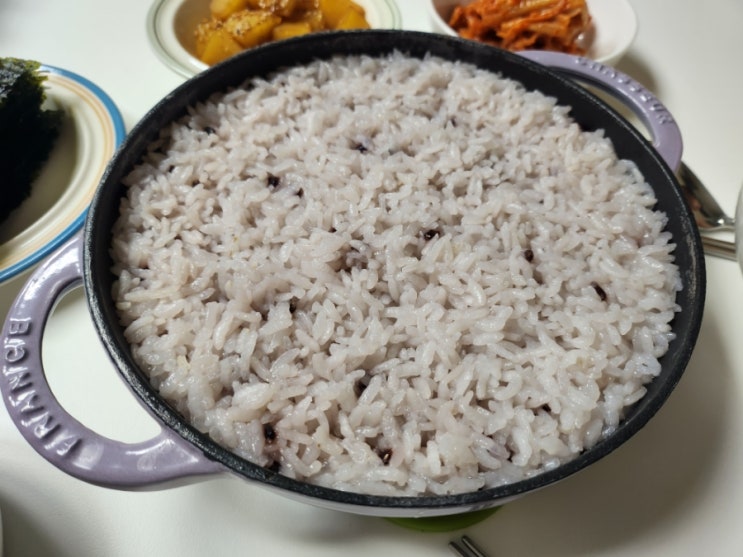 쉽고 간단하게 냄비 밥하는 법. 무쇠냄비 밥 15분컷 불 조절 밥물 양 쌀 씻는 법 : 네이버 블로그