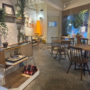 넓고 여유로운 성수 카페 헤이숲
