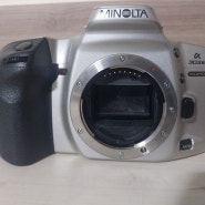 1994년 생산된 미놀라 303si 보급형 카메라