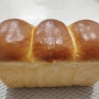 홈베이킹 우유식빵 만들기 손반죽으로 촉촉한 우유식빵 레시피
