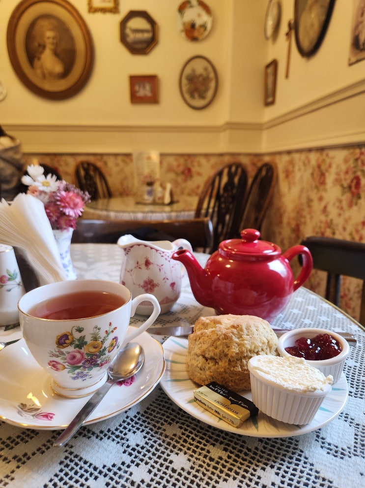 영국에 왔으면 홍차에 스콘~! 에든버러 강력 추천 티룸 Clarinda's Tea Room 24.2.11 : 네이버 블로그