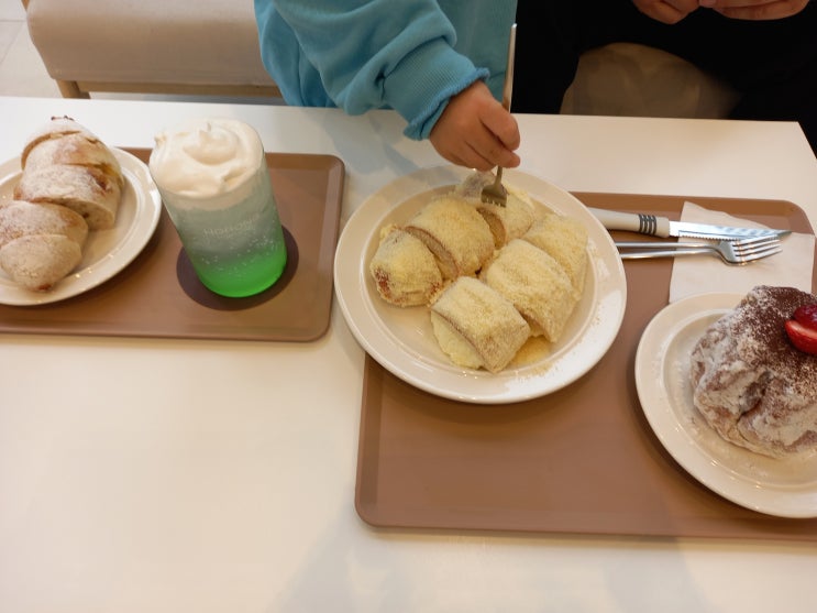 베이커리가 맛있는 평택대형카페 호롱 베이커리 카페