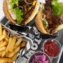 [광교]갤러리아백화점 9층 수제버거 맛집 ‘다운타우너’ : 트러플머쉬룸버거, 돼지갈비튀김버거