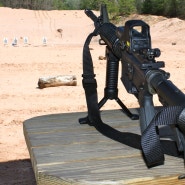 K-13 기관단총의 버퍼튜브는 커머셜 규격입니다.