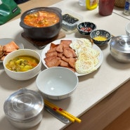 240107 - 집밥 - 김치찌개와 달걀후라이