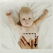 신생아 피부관리와 목욕법 베이비 마사지 방법