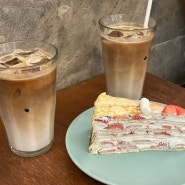 성수 카페 마를리 성수 케이크 맛집, 딸기 크레이프 케이크