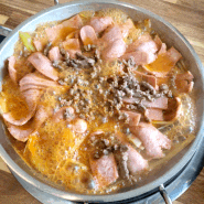 꿀벌부대찌개 망포역 맛집에서 즐기는 마늘 듬뿍 맛있는 부대찌개