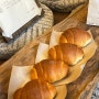 하루 4번 구워내는 도산 자연도소금빵 도산 압구정 빵집