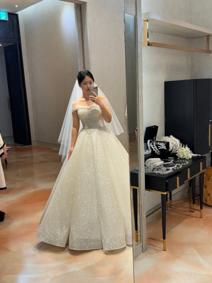 [트루아티스트] 이리데센트 클라우드 드레스 T124ET024 main image 1