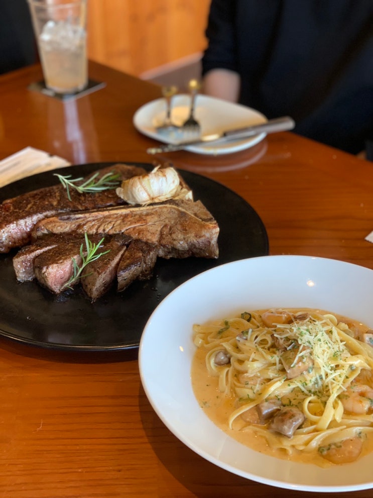 프리미엄 아울렛 아웃백 스테이크하우스 파주점(6인 메뉴 추천...