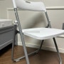 〔가구/의자 리뷰〕 코시나 베이스 온 사각의자(화이트) ∣ 이케아 GUNDE (군데) 접이식 의자 비교 ∣ 깔끔하고 저렴하고 단순한 의자 추천