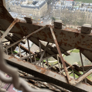 135살 된 에펠탑 부식 위협에 적색경보