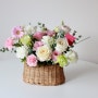 봄이 왔어요~ 파스텔톤 핑크&화이트 톤 꽃바구니 선물 - 소호앤노호
