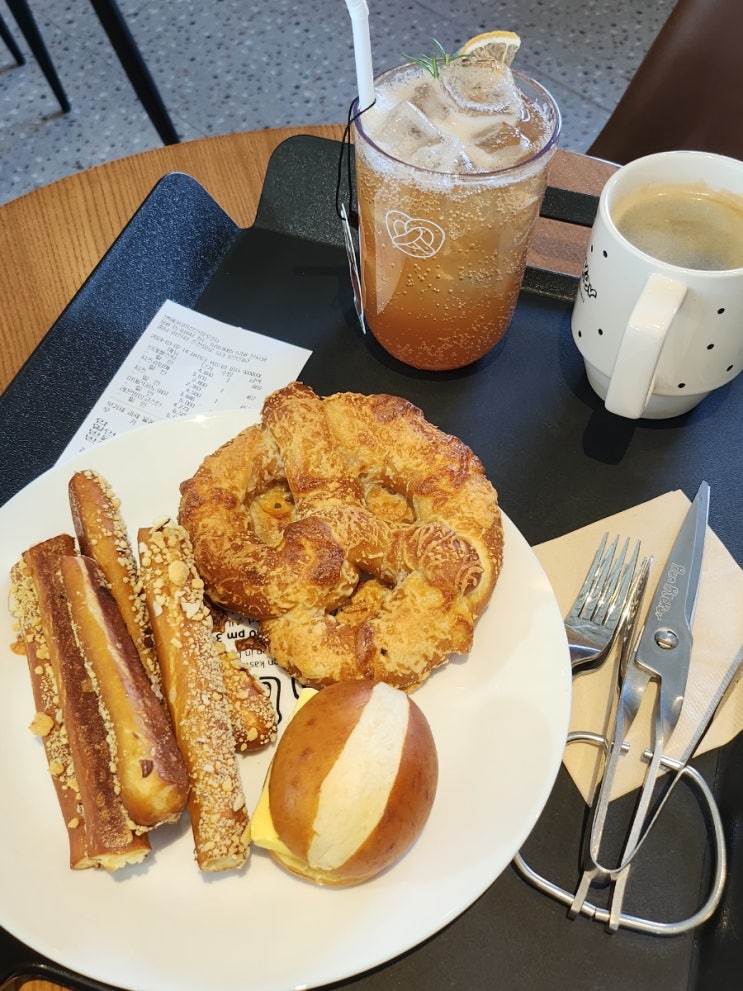 천안 아산애견동반카페 브레첼도 맛있었던 벤베커 신정호점