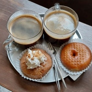 남산카페 오베흐트 커피와 도넛 맛집