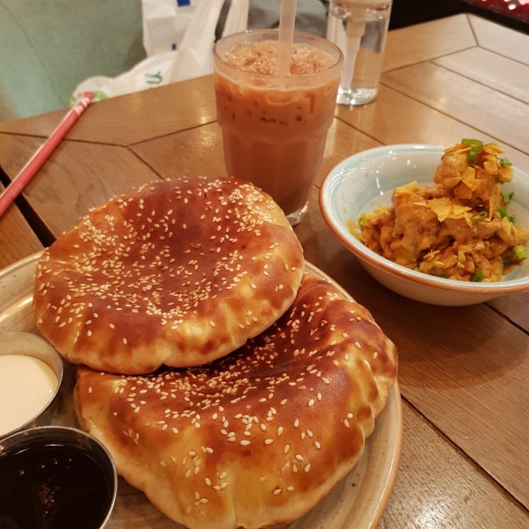 두바이몰 중동음식 맛집 & 분수쇼명당 logma