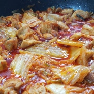 김치 볶음을 좀 더 맛있게 하는 방법! 돼지기름 처리방법