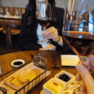 서울 압구정로데오 청담동 와인바로 데이트하기 좋은 점심 맛집 - 비노탭시에나