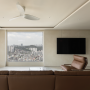 [인테리어 노트] 공간도 풍경도 마음껏 누려요세 식구가 사는 86평 펜트하우스 Interior Designed by LOG DESIGN 로그디자인