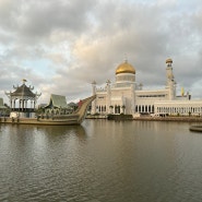 술탄 오마르 알리 사이푸딘 모스크와 야야산 몰, 브루나이 반다르스리브가완 여행