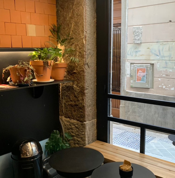 스페인 그라나다 카페 아이스 아메리카노 파는 La finca coffee