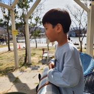봄 아산 신정호수 관광지에서 아이들과 함께