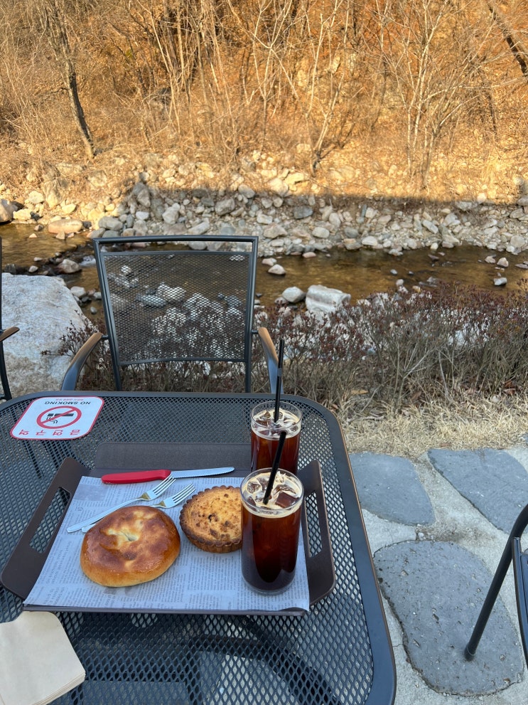 젤코바 용문산카페 애견동반 가능 계곡뷰가 멋져요